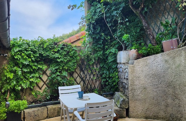 Small atypical house with terrace 1 20min from Futuroscope.