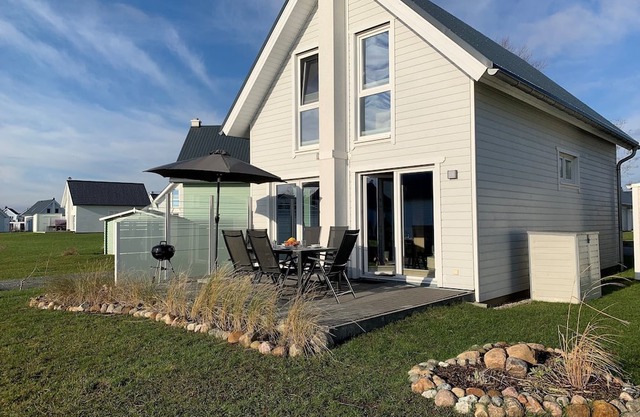 Baltic Sea time-out - infrared sauna, fireplace, shower, 3 smart TVs, terrace, parking lot