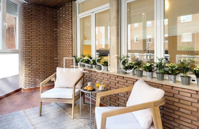 CLARAVAL: Apartment + Office Room in Chamberí