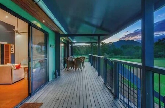 Valley Views Lodge- Country home in Port Douglas