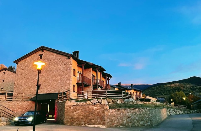Renovated apartment with private garden, parking, swimming pool and high speed WiFi