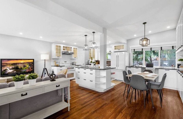 Relaxing home w/office near downtown
