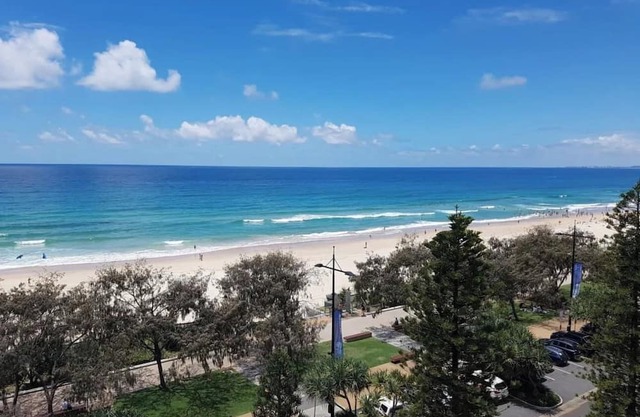 Cosy Central Beachfront Apt Free Park Netflix