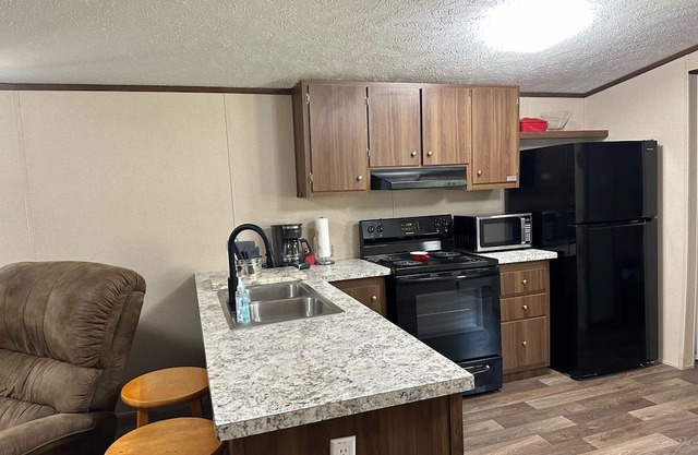 Secluded 2 bedroom 1 bath in the Ozark's - 3 minutes from the Buffalo River!