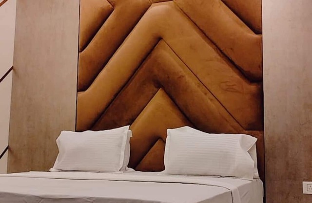 Shraddha hotel Aligarh