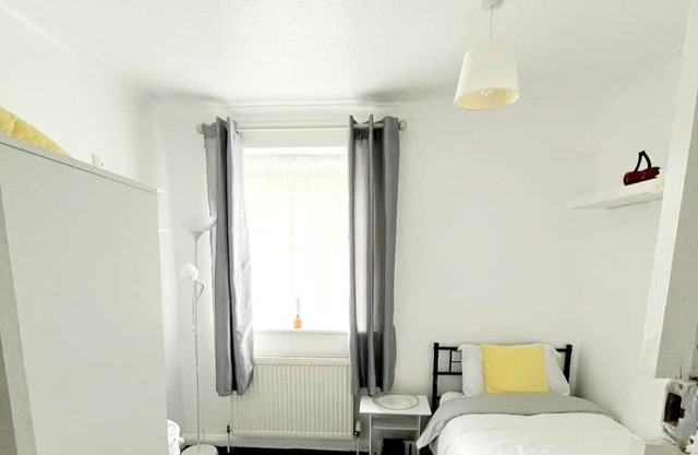 Cosy Single Room 10 mins from vibrant East Croydon!