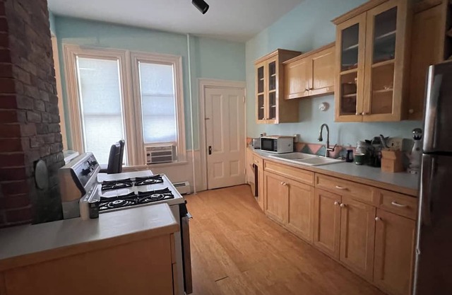 Perfectly Located Portland Apartment!