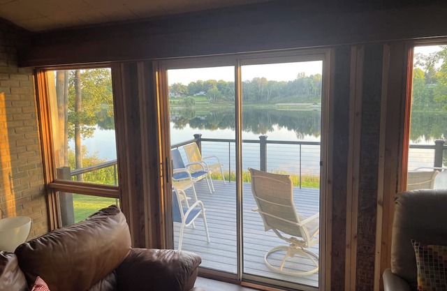 Lakefront 3-bedroom 2 Bath House with WiFi, AC on 2nd Lake in Fremont, Michigan