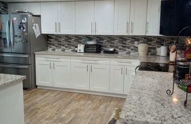 Cozy 3-bedroom house in tranquil New Port Richey with WiFi, AC
