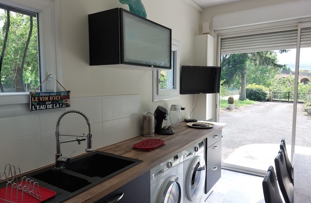 Maison au Calme Face à la Dordogne à 1km de Prigonrieux et 8km de Bergerac