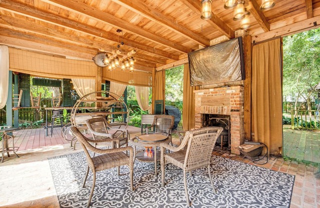 Whimsical New Roads Home < 1 Mi to Main Street!
