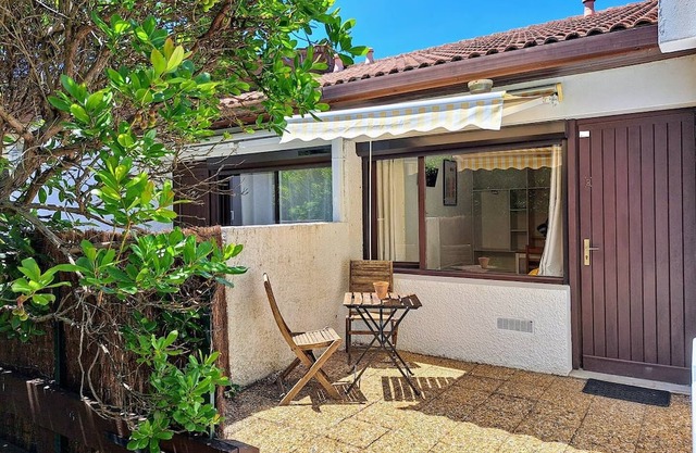 Comfortable studio close to shops and oceans