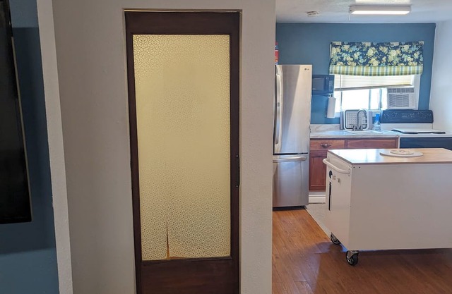 Affordable pet friendly retreat 15 minutes from smith rock.