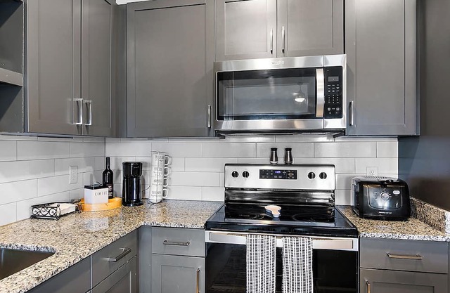 Cozy 1-bedroom apartment in delightful Saint Johns with WiFi, AC