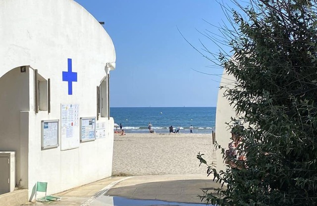 Grand travers, T3, Air-conditioned, Parking, Beach 150m.