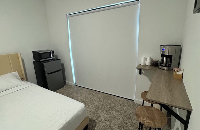 Cozy bedroom near Florida Keys