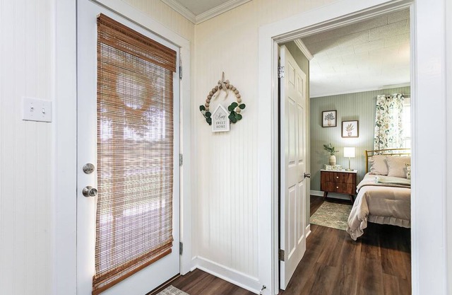 Cozy home!!16 minutes from Markers Mark distillery and log still distillery.