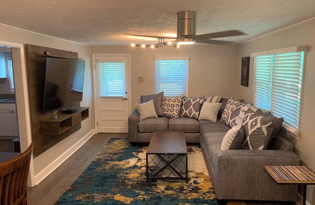 Cozy Mountain Get Away in the Heart of the Nelson 151 Wine and Beer Trail.
