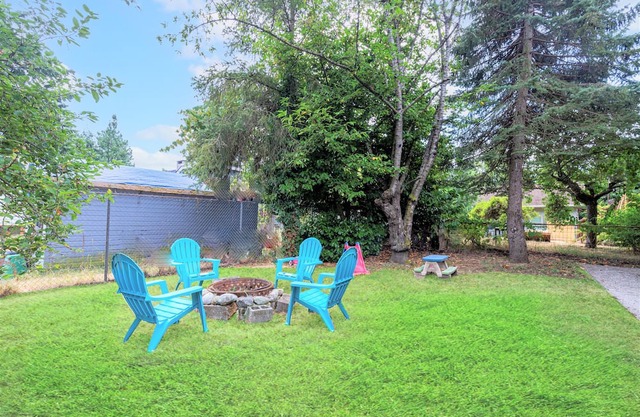 Spacious Greenlake Home w/Yard BY Betterstay