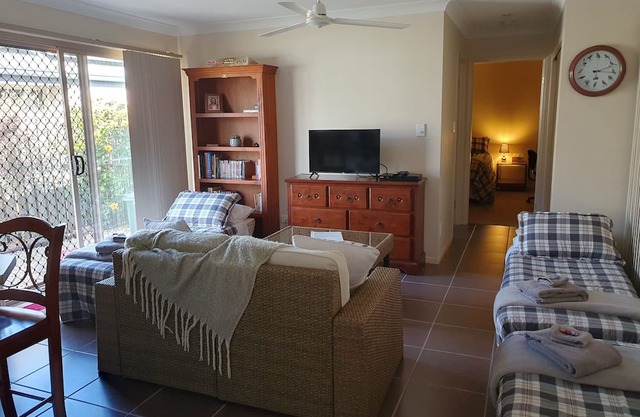 Narnie's Place with Breakfast - Relaxing Guesthouse; Bush, Creek, Walking Tracks