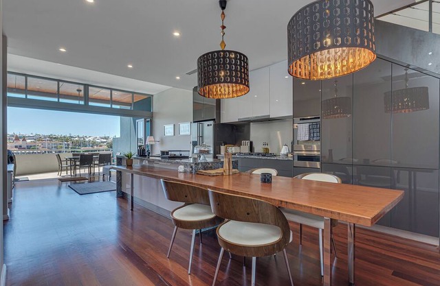 Mindarie Marina Luxury Townhouse with lift access