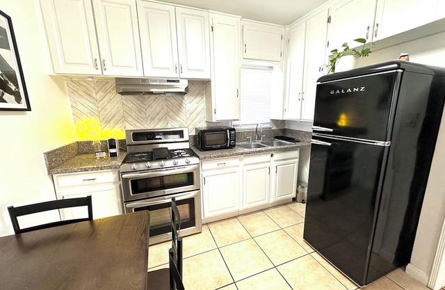 Modern Apartment near Disney & LA