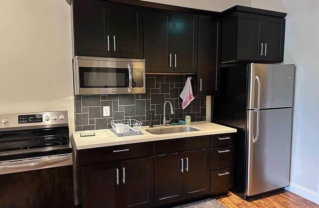 Escape the Crowds at this Bright & Airy Downtown Studio Loft Apartment