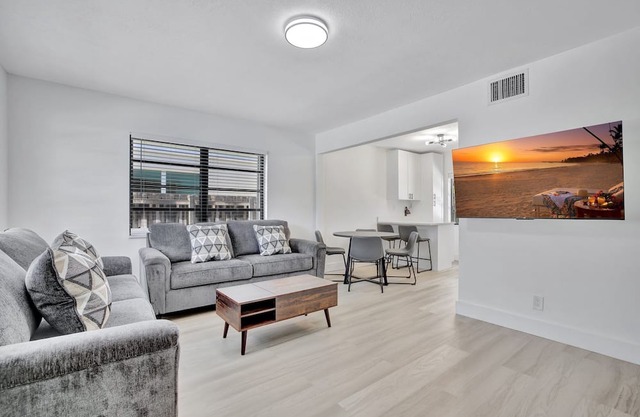 Sleek 2BR/2BA Home Near Downtown