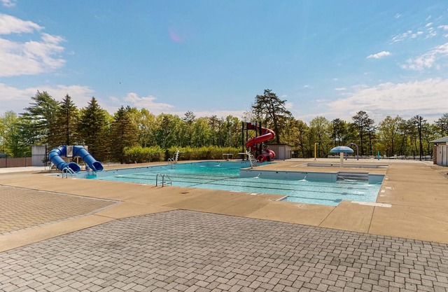 Spacious chalet with pool, skiing, beach, arcade + more