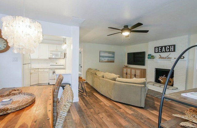 3 bedroom condo with a short walk to the beach and the boardwalk