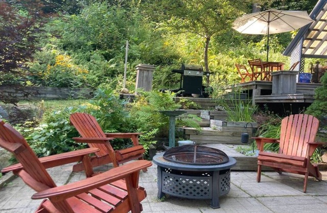 Cottage in Grafton with pond near ski centers