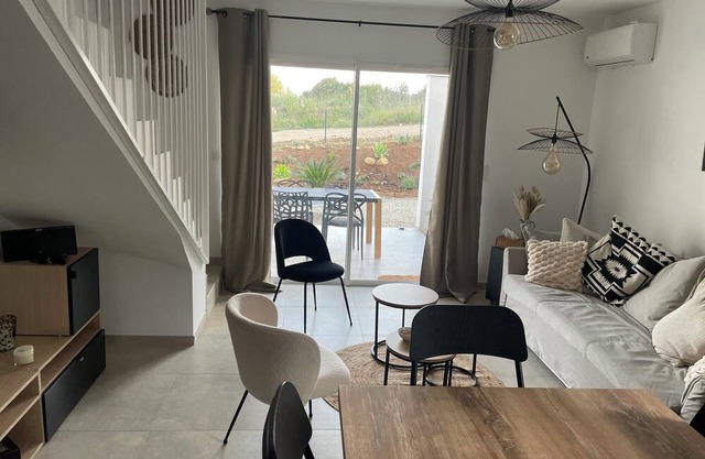 Appartement Neuf en Duplex Proche Centre Village, 4 kms des Plages. Pépite !