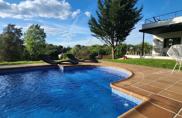 Villa Caldes de Malavella, 4 bedrooms, 8 persons