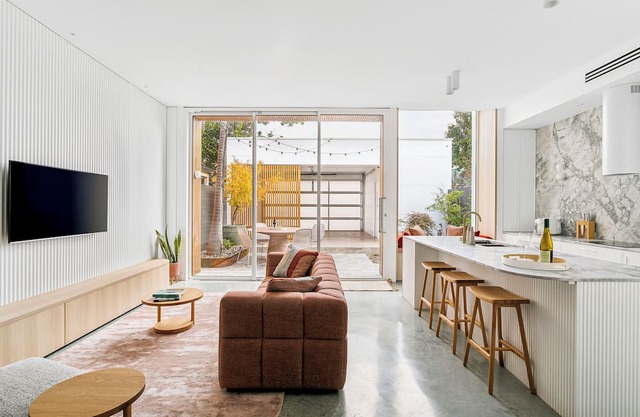 Urban Oasis: Luxurious 2 bedroom cottage close to the CBD