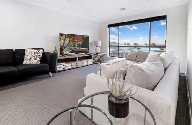 Burrundulla - Contemporary Retreat, Firepit