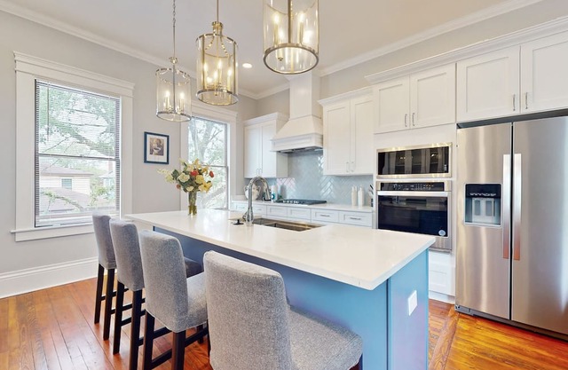 Dog-friendly, 2nd-floor duplex with beautiful interior & walkable location