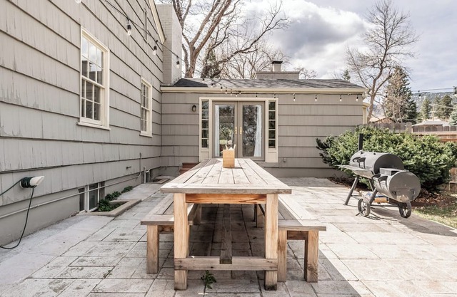 Storybook Cottage, Near Garden of the Gods & Broadmoor, Gorgeous Outdoor Living