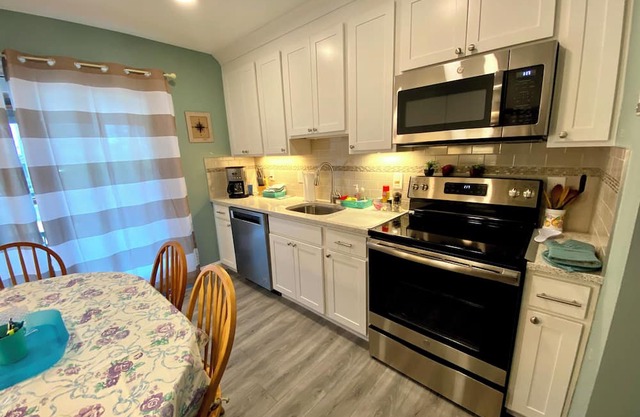A Stone’s Throw to the Beach!! Pets considered!!