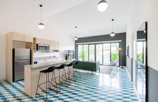 w Lovely 2BR in Santa Ana