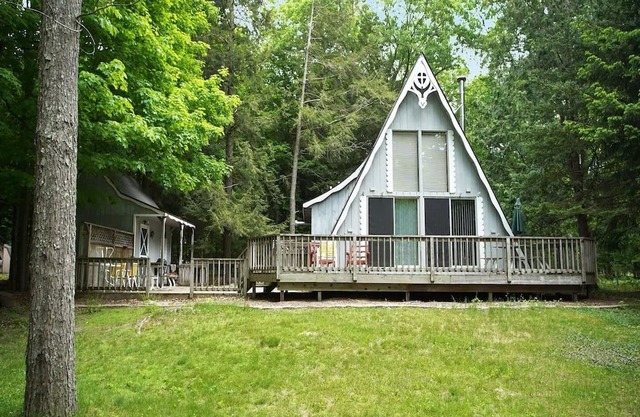 A-Frame Cabin on Muskegon River- Outdoor Adventures await!