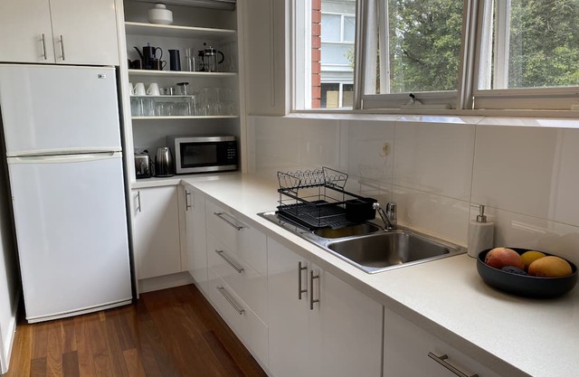 Beautiful 2BR Scotch-Hill retreat in leafy Hawthorn (4km to MCG, 6km to CBD)