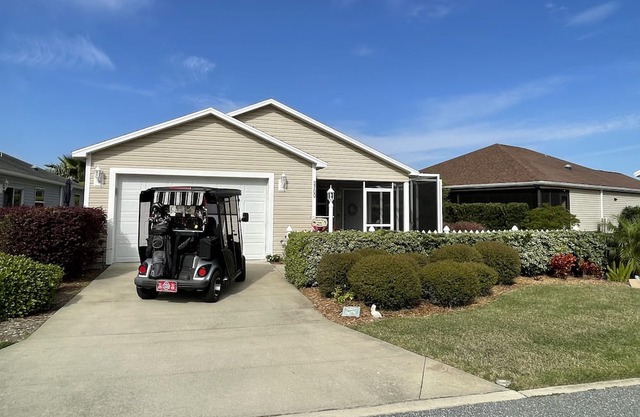 Charming 2BR/2BA Rental in The Villages: Relax in Style in Dunedin