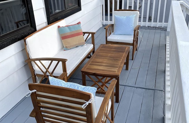 Scandinavian Style Cabin: Near Downtown Wrightwood & Mountain High Ski Resort