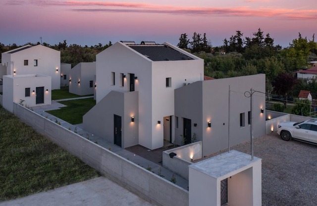 Theasea Luxury Suites- Studio 1