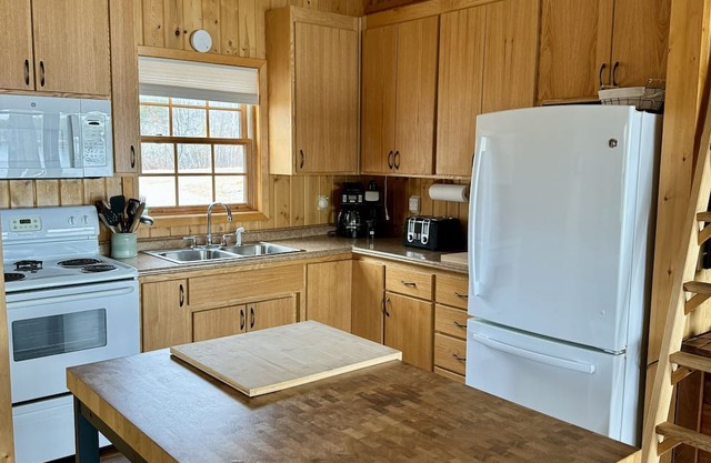 Classic Northern MN Lake Cabin