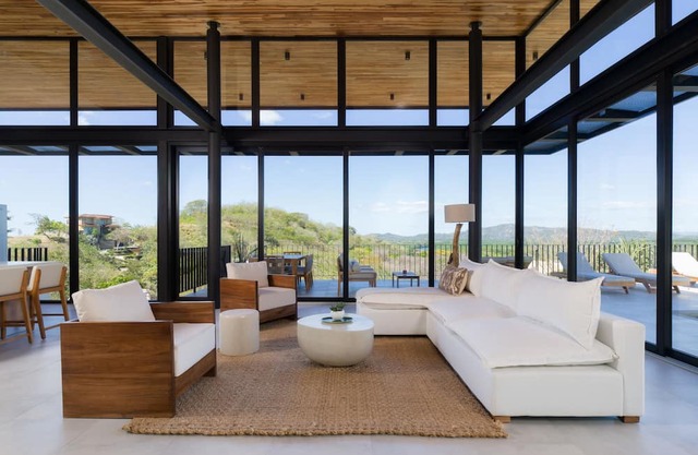Spacious 4bedroom with spectacular view in gated community