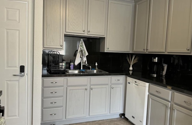 3 Bdrm 1 Bth House Close to Anschutz and Childrens