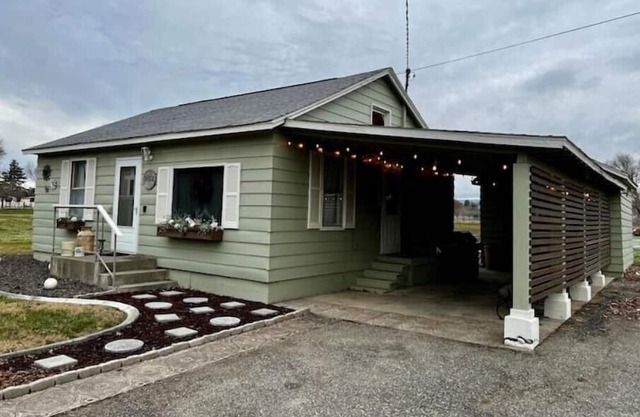 Cozy retreat in Benton City