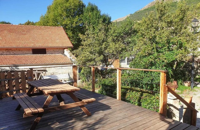 Homerez - Big house for 12 ppl. with garden and terrace at Châteauneuf-d'Ozé