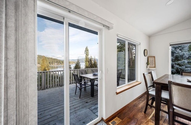 Lake View Escape w/ Patio, Balcony, Fire pit & BBQ